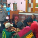 Pererat Sinergitas, Personil Polsek Pabedilan Sambangi Piket Desa Pabedilan Wetan