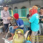 Polsek Pangenan Berikan Pembinaan dan Penyuluhan Kamtibmas kepada Pengemudi Becak di Desa Astanamukti