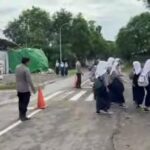 Polsek Panguragan Laksanakan Pengaturan Lalu Lintas di Titik Rawan Kemacetan