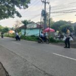 Dalam Rangka Pelayanan Kepada, Polsek Kaliwedi Laksanakan Giat Rutin PH Pagi Di Depan SMPN 2 Kaliwedi Kec.Kaliwedi Kab. Cirebon