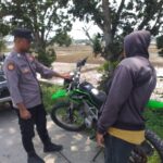 Patroli Polsek Kaliwedi Sambangi Warga Desa guwa kidul