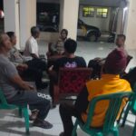 Kapolsek Kaliwedi dan tim patroli polsek kaliwedi Sambangi Warga Desa guwa kidul