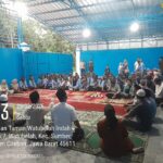 Mempererat Silaturahmi, Bhabinkamtibmas Hadiri Buka Puasa Bersama di Dapur SPPG