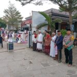Bhabinkamtibmas Desa Cikalahang Polsek Dukupuntang Polresta Cirebon Amankan Sholat Idul Adha 1447 H di Masjid Jami Al Muslimin