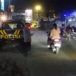 Polsek Karangsembung Polresta Cirebon Laksanakan Patroli Dini Hari di Jalan Raya Karangmekar