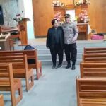Pengamanan Ibadah Minggu, Polsek Karangsembung Polresta Cirebon Pastikan Gereja Aman dan Kondusif