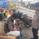 Polsek Gebang Polresta Cirebon Sosialisasikan Layanan 110 dan Ops Jaran Lodaya 2026 kepada Warga Pangkalan Ojek Desa Gebang Ilir