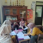 Bhabinkamtibmas Desa Sarwadadi Sambangi Tokoh Masyarakat, Wujudkan Kamtibmas Kondusif