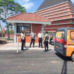 Patroli Dialogis Polsek Arjawinangun Sosialisasikan Layanan 110 kepada Satpam ITB Kampus Cirebon
