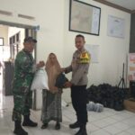 Ciptakan Rasa Aman, Bhabinkamtibmas Desa Dukupuntang Laksanakan Pengamanan Pendistribusian Bantuan Pangan Tahun 2026