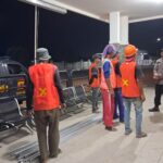 Patroli Obyek Vital Malam Hari Cegah terjadinya C3, Polsek Losari Sambangi Stasiun KAU Losari