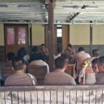 Polsek Gempol Gelar Anev Mingguan untuk Tingkatkan Kinerja dan Pelayanan Kepada Masyarakat