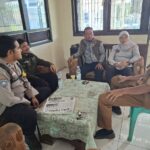 Bhabinkamtibmas Desa Setu Kulon Sambang ke Kantor Desa, Pererat Sinergi dan Koordinasi Kamtibmas