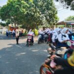 Polsek Panguragan Rutin Laksanakan Gatur Siang, Wujud Pelayanan dan Jaga Kamseltibcar Lantas di Jalan Nyimas Gandasari