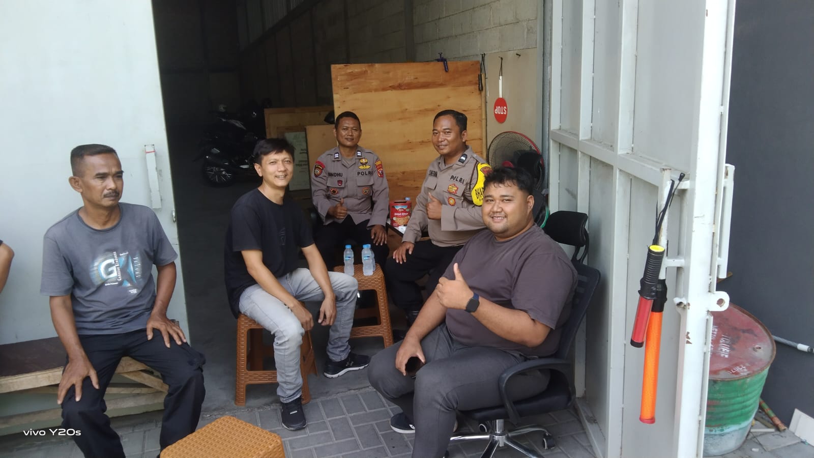Polsek Plered Perkuat Silaturahmi Melalui Patroli Sambang Dialogis kepada Warga