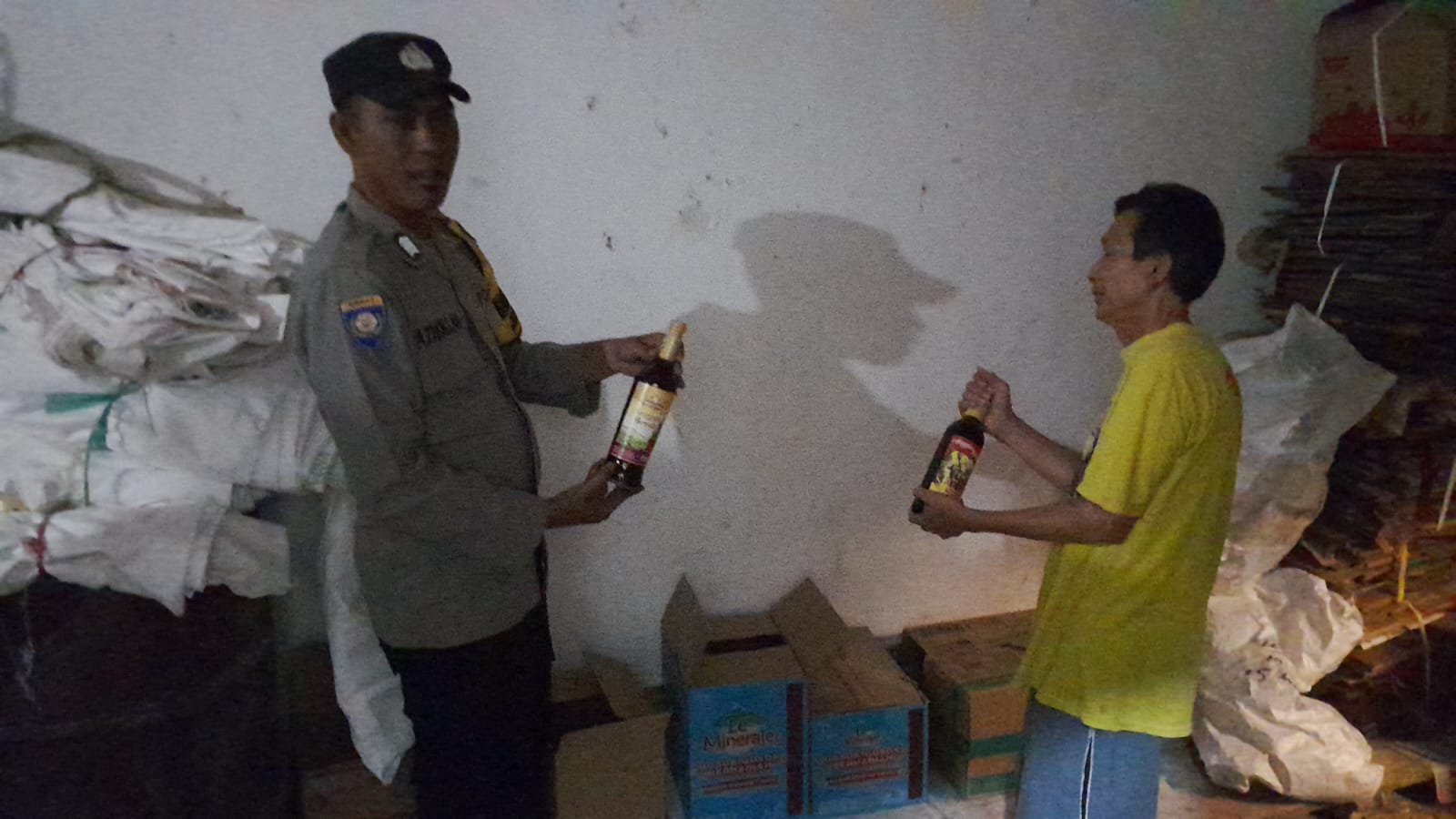 Polsek Lemahabang Intensifkan Razia Miras untuk Cegah Gangguan Kamtibmas
