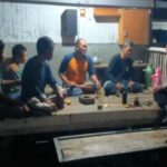 Sambang Satkamling Desa Dukuhwidara, Polsek Pabedilan Ajak Warga Tingkatkan Siskamling demi Kamtibmas Kondusif.
