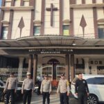 Polsek Arjawinangun hadir amankan kegiatan Ibadah di Gereja Bhethel Indonesia ( GBI ) Arjawinangun.