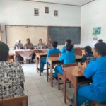 Melalui Program Police Goes to School, Polsek Depok Edukasi Pelajar SMK PGRI Plumbon Soal Keselamatan dan Stop Bullying