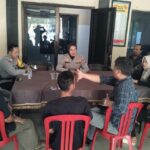 Dengar Keluhan Warga Ujungsemi, Kapolsek Kaliwedi Gelar Jumat Curhat Serap Aspirasi