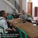 Bhabinkamtibmas Polsek Depok Sambang Desa di Kasugengan Lor, Sampaikan Imbauan Kewaspadaan Menghadapi Cuaca Ekstrem