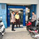 Urai Kepadatan Aktivitas Pagi, Personel Polsek Sumber Gelar Pengaturan Lalu Lintas di Pertigaan Ponpes Al-Khairiyah Watubelah