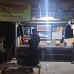 Sambangi Poskamling, Bhabinkamtibmas Berikan Himbauan Kamtibmas