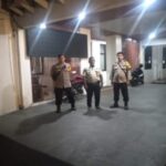 Pererat Silaturahmi, Personel Polsek Sumber Gelar Patroli Dialogis Sambangi Pemuda di Jalan Sunan Drajat