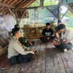 Bhabinkamtibmas Desa Girinata Polsek Dukupuntang Polresta Cirebon Sambangi Warga, Perkuat Kamtibmas