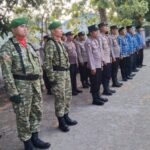 Kapolsek Plered Pimpin Upacara Penurunan Bendera HUT Ke-81 RI, Sinergitas TNI-Polri dan Instansi Terjaga
