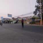 Polsek Dukupuntang Intensifkan Pengaturan Lalu Lintas Pagi, Wujud Pelayanan Prima kepada Masyarakat