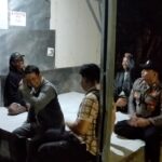 Perkuat Keamanan Lingkungan, Kapolsek Waled Pimpin Langsung Sambang Satkamling di Desa Ambit