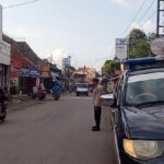 Polsek Karangsembung Polresta Cirebon Intensifkan Patroli Siang di Jalan Raya Kubangdeleg