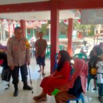 Kanit Binmas Polsek Babakan Polresta Cirebon Gelar Patroli Sambang Dialogis, Sampaikan Pesan Kamtibmas kepada Warga